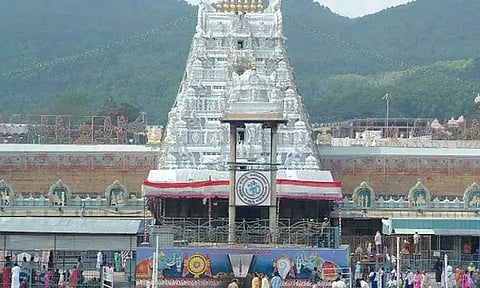 காஷ்மீர் சம்பவம் எதிரொலி: திருப்பதி ஏழுமலையான் கோவிலில் பலத்த போலீஸ் பாதுகாப்பு