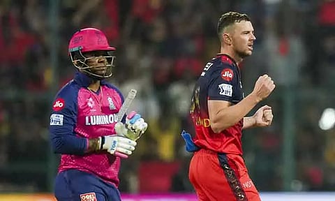 ஐ.பி.எல்.: மாபெரும் சாதனை பட்டியலில் இணைந்த ஜோஷ் ஹேசில்வுட்