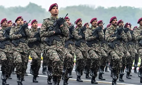 இந்தியா - பாகிஸ்தான் ராணுவ பலம்: யார் பக்கம் வலிமை?