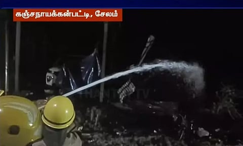 சேலம் அருகே கோவில் திருவிழாவில் பட்டாசு வெடித்து 3 பேர் உயிரிழப்பு