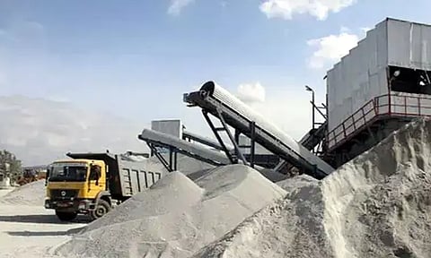 எம்.சாண்டு, பி-சாண்டு விலையை ரூ.1,000 குறைத்து விற்க தமிழக அரசு உத்தரவு