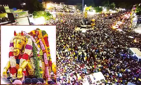 மதுரை குலுங்க குலுங்க.. சித்திரை திருவிழாவிற்கு தயாராகும் பக்தர்கள்