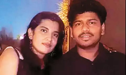 காதலித்து திருமணம் செய்த மகளை துப்பாக்கியால் சுட்டுக்கொன்ற துணை ராணுவ அதிகாரிமராட்டியத்தில் பயங்கரம்