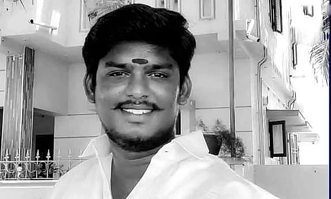 சிவகங்கையில் தி.மு.க. நிர்வாகி வெட்டிக் கொலை: 3 பேர் கைது