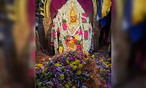 பெருங்களூர் பிடாரியம்மன் கோவில் பூச்சொரிதல் விழா