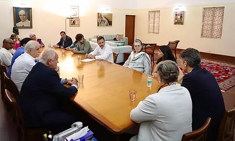 சோனியா, ராகுலுடன் சர்வதேச அமைப்பு பிரதிநிதிகள் சந்திப்பு