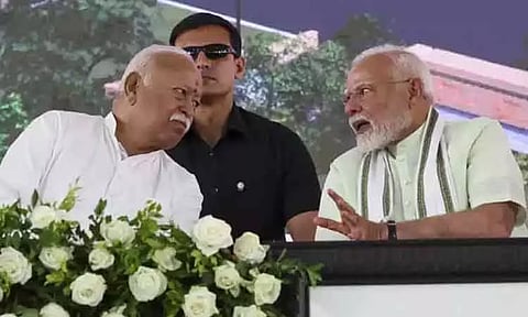 பிரதமர் மோடியுடன் ஆர்.எஸ்.எஸ். அமைப்பின் தலைவர் நேரில் சந்திப்பு
