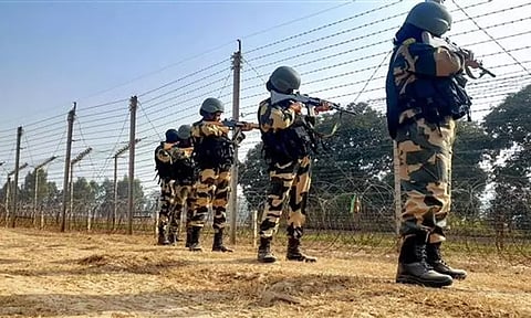 பஞ்சாபில் பாகிஸ்தானிய ஆளில்லா விமானங்கள்; பறிமுதல் செய்த எல்லை பாதுகாப்பு படை