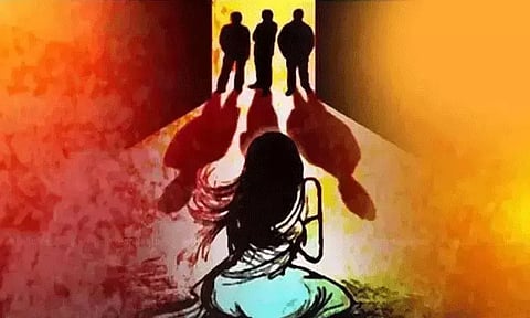 ஒடிசா: கல்லூரி பெண்களின் ஆடையை கிழித்து தாக்குதல் - 3 பேருக்கு போலீஸ் வலைவீச்சு