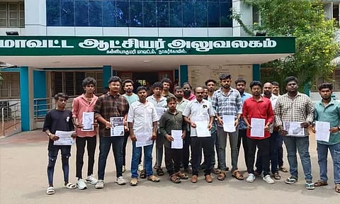 கன்னியாகுமரி: 'டாட்டூ' கடை தொழிலாளர்கள் மாவட்ட கலெக்டரிடம் மனு