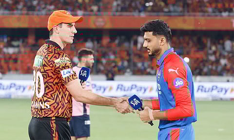 ஐபிஎல்: டெல்லிக்கு எதிராக டாஸ் வென்ற சன்ரைசர்ஸ் அணி பந்துவீச்சு தேர்வு