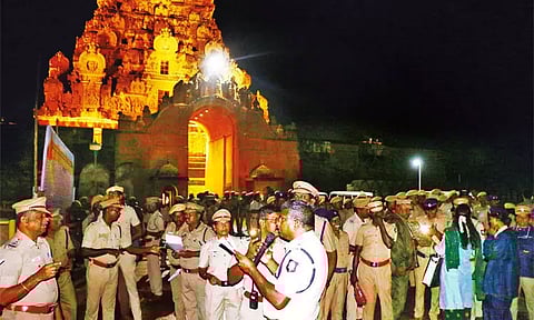 தஞ்சை பெரிய கோவில் சித்திரை திருவிழா தேரோட்டம் கோலாகலம்