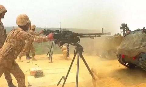 ஆயுதப்படைகளுக்கு அதிகாரம் வழங்கிய பாகிஸ்தான் அரசு