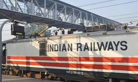 ராணுவ ரெயில் இயக்கம் பற்றி பாகிஸ்தான் உளவு... ஊழியர்களுக்கு எச்சரிக்கை விடுத்த ரெயில்வே