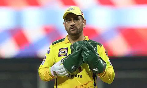 விக்கெட் கீப்பிங்கில் புதிய சாதனை படைத்த தோனி