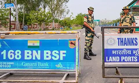 போர் பதற்றம்: பஞ்சாப், ராஜஸ்தானில் பள்ளிகள் மூடல்.. போலீசார் விடுமுறை ரத்து