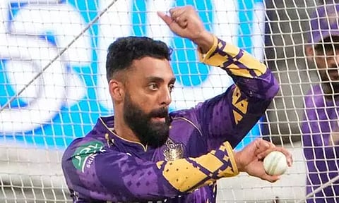 ஐபிஎல் : கொல்கத்தா வீரர் வருண் சக்கரவர்த்திக்கு அபராதம்