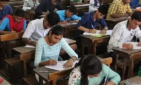போர்ப்பதற்றம்: சிஏ தேர்வுகள் ஒத்திவைக்கப்படுவதாக அறிவிப்பு