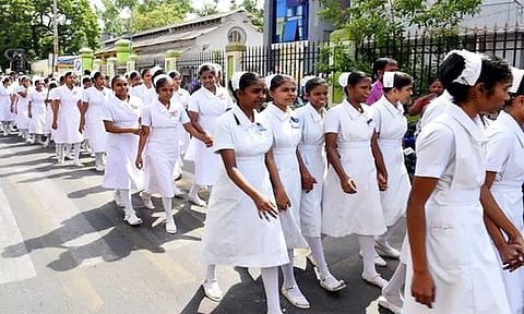 'கை விளக்கேந்திய காரிகை'... இன்று உலக செவிலியர் தினம்