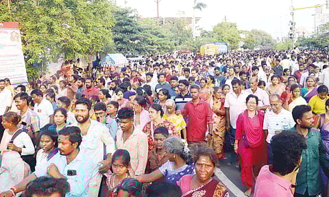 திருவண்ணாமலையில் 2-வது நாளாக பக்தர்கள் கிரிவலம்