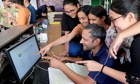 சிபிஎஸ்இ : 12 ஆம் வகுப்பு தேர்வு முடிவுகள் வெளியீடு