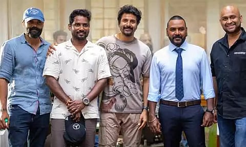 'பென்ஸ்' பட பூஜையில் கலந்து கொண்ட சிவகார்த்திகேயன்.. வைரலாகும் புகைப்படம்