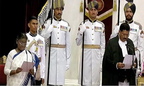 சுப்ரீம் கோர்ட்டின் புதிய தலைமை நீதிபதியாக பி.ஆர். கவாய் பதவியேற்பு