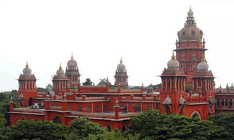 துணைவேந்தர் நியமன அதிகாரம்: மத்திய, மாநில அரசுகள் பதில் அளிக்க சென்னை ஐகோர்ட்டு உத்தரவு