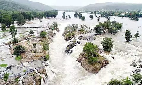 ஒகேனக்கல் காவிரி ஆற்றில் நீர்வரத்து அதிகரிப்பு