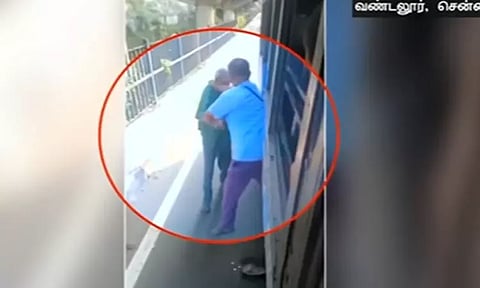 வண்டலூரில் பயணியை தாக்கிய ஓட்டுநர், நடத்துநர் சஸ்பெண்ட்