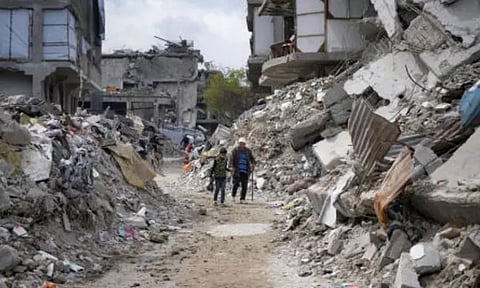 காசா முனையில் இஸ்ரேல் தாக்குதல்; 64 பேர் பலி