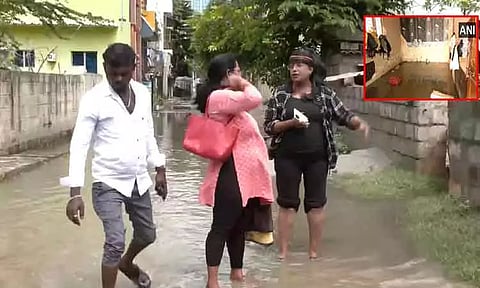 கர்நாடகா: பெங்களூருவில் வெளுத்து வாங்கிய மழை; வெள்ளநீரால் மக்கள் தவிப்பு