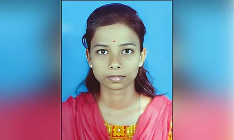 சிபிஎஸ்இ தேர்வில் தோல்வி: பிளஸ்-2 மாணவி விஷம் குடித்து தற்கொலை