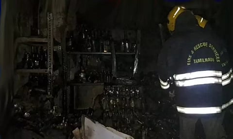 சிவகங்கையில் டாஸ்மாக் கடைக்கு தீ வைப்பு!