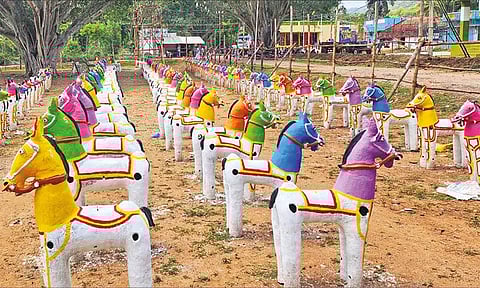 8 ஆண்டுகளுக்கு பிறகு புரவி எடுப்பு திருவிழா... மஞ்சமலை அய்யனார் கோவிலில் ஏற்பாடுகள் தீவிரம்