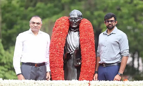 44-வது நினைவு தினம்: சி.பா.ஆதித்தனார் சிலைக்கு தலைவர்கள் அஞ்சலி