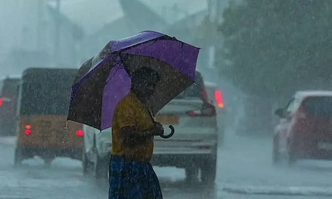 கோவை, நீலகிரி மாவட்டங்களுக்கு இன்றும் நாளையும் சிவப்பு எச்சரிக்கை
