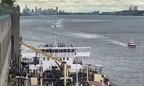 அமெரிக்கா: படகில் ஏற்பட்ட வெடிவிபத்தில் சிக்கி ஒருவர் பலி; 2 பேர் காயம்