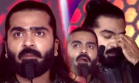 Actor Simbu sheds tears on stage