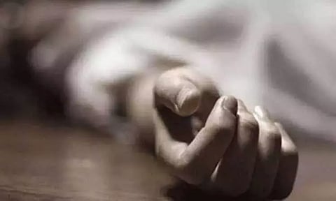 துப்பாக்கியால் சுட்டு பெண் போலீஸ் தற்கொலை