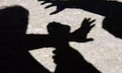 ஆசைக்கு இணங்க மறுத்த வாலிபர்.. திருநங்கை செய்த கொடூர செயல்