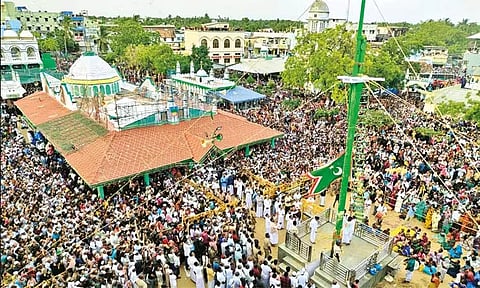 ஏர்வாடி தர்காவில் மத நல்லிணக்க சந்தனக்கூடு திருவிழா நிறைவு