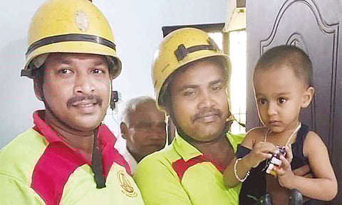 தூத்துக்குடி: பூட்டிய வீட்டுக்குள் சிக்கிய 3 வயது சிறுவன்