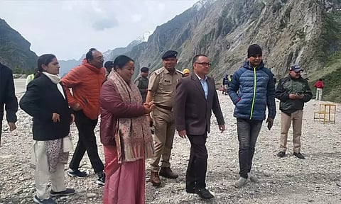 டெல்லி முதல்-மந்திரி ரேகா குப்தா கேதர்நாத், பத்ரிநாத் கோவில்களில் சாமி தரிசனம்