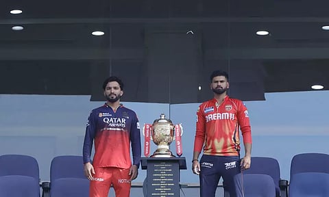 ஐ.பி.எல். இறுதிப்போட்டி: பெங்களூரு அணிக்கு எதிராக டாஸ் வென்ற பஞ்சாப் பந்துவீச்சு தேர்வு