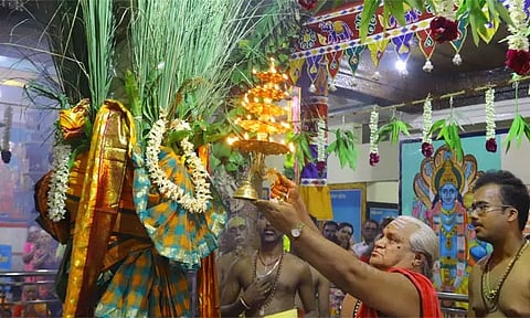 சங்கரன்கோவில் திரௌபதி அம்மன் கோவில் பூக்குழி திருவிழா கொடியேற்றம்