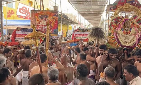 ஆழ்வார்திருநகரி ஆதிநாதர் ஆழ்வார் கோவிலில் நம்மாழ்வார் மங்களாசாசனம்