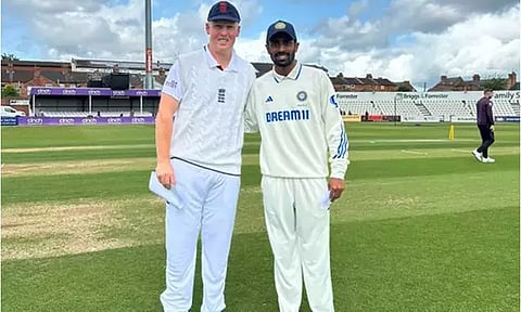 இந்திய ஏ அணிக்கு எதிரான டெஸ்ட்: முதல் இன்னிங்சில் இங்கிலாந்து லயன்ஸ் 327 ரன்களில் ஆல் அவுட்