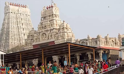 விசாகத் திருவிழா- தூத்துக்குடிக்கு இன்று உள்ளூர் விடுமுறை