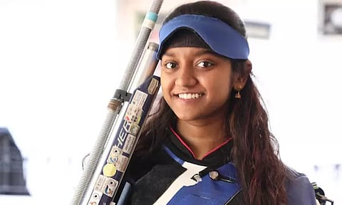 10 மீட்டர் ஏர் ரைபிள் இறுதிச்சுற்றில் இளவேனில் வாலறிவன் வெண்கல பதக்கம்